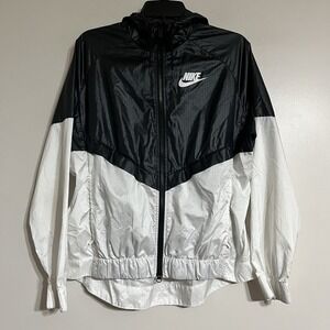 Nike Sportswear Women's Black & White 804947-010 Windrunner Jacket Size Large